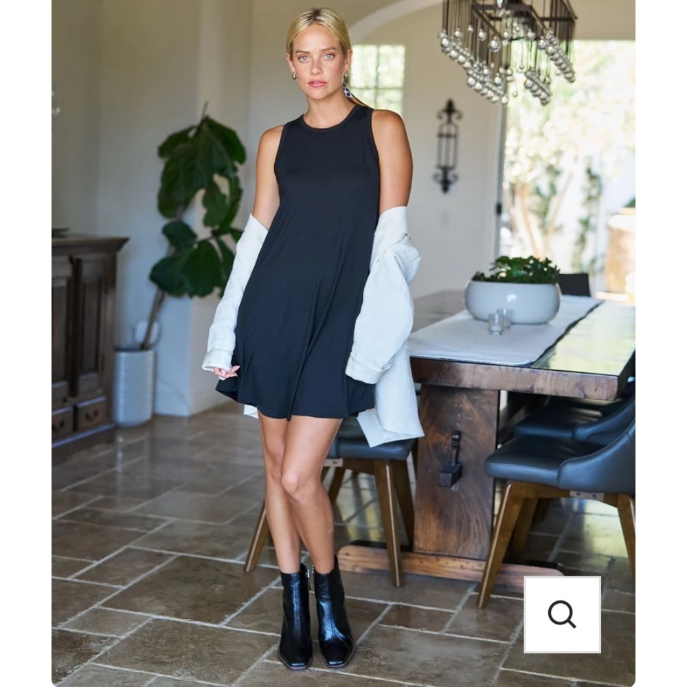 Nwot The Tunic Tank Dress with Built-in Bra $130 L black casual shebird spring